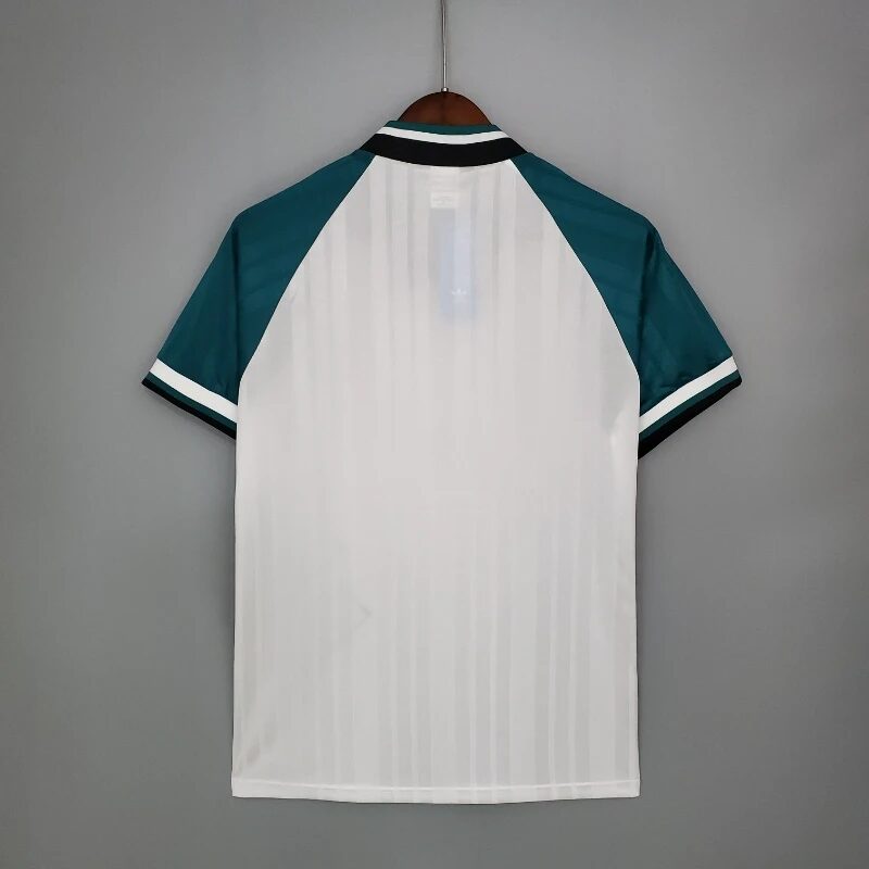 Liverpool Away Jersey 1993-1995 – Retro Jersey - Image 4