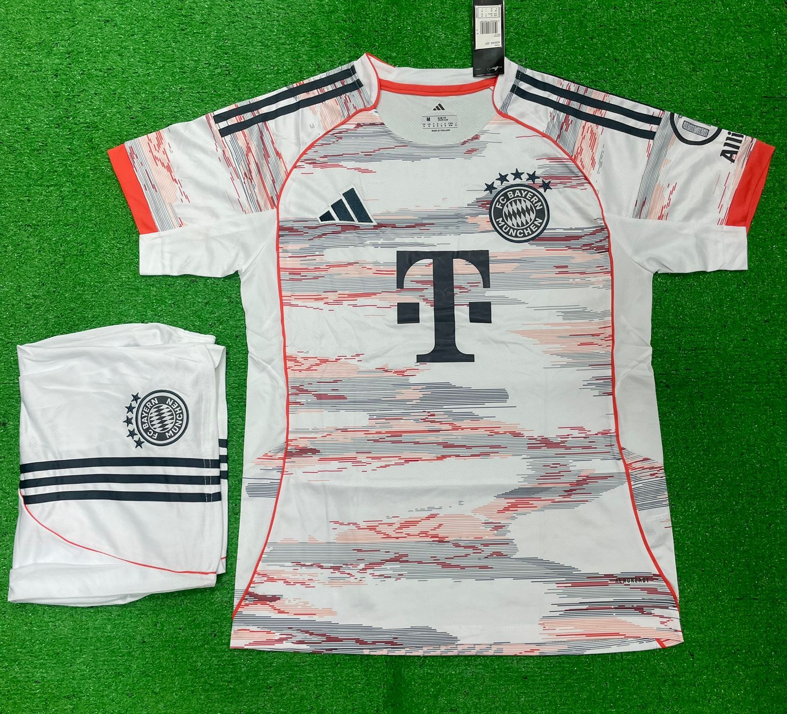 Bayern Munich Away Jersey 2025/26 –Premium Set